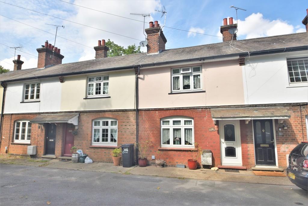 Arbour Lane, Chelmsford, Essex CM1 7RL 2 bed terraced house for sale