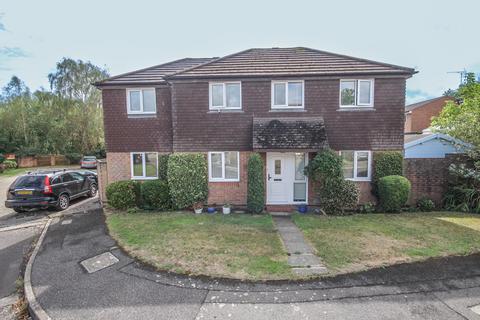 18 Bridges Close, Wokingham, RG41 3XL