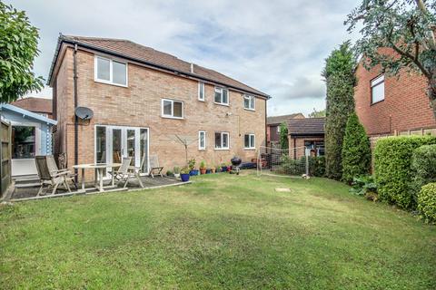 18 Bridges Close, Wokingham, RG41 3XL