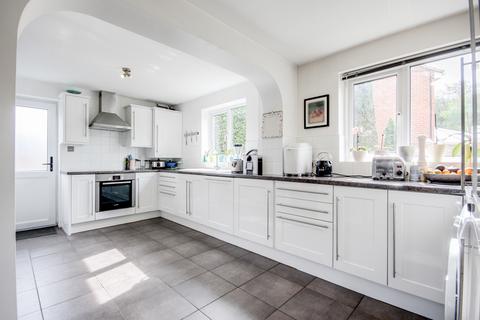 18 Bridges Close, Wokingham, RG41 3XL