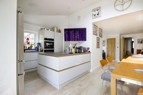4 bedroom semi-detached house for sale - Shaftesbury Road, Crouch End Borders, N19