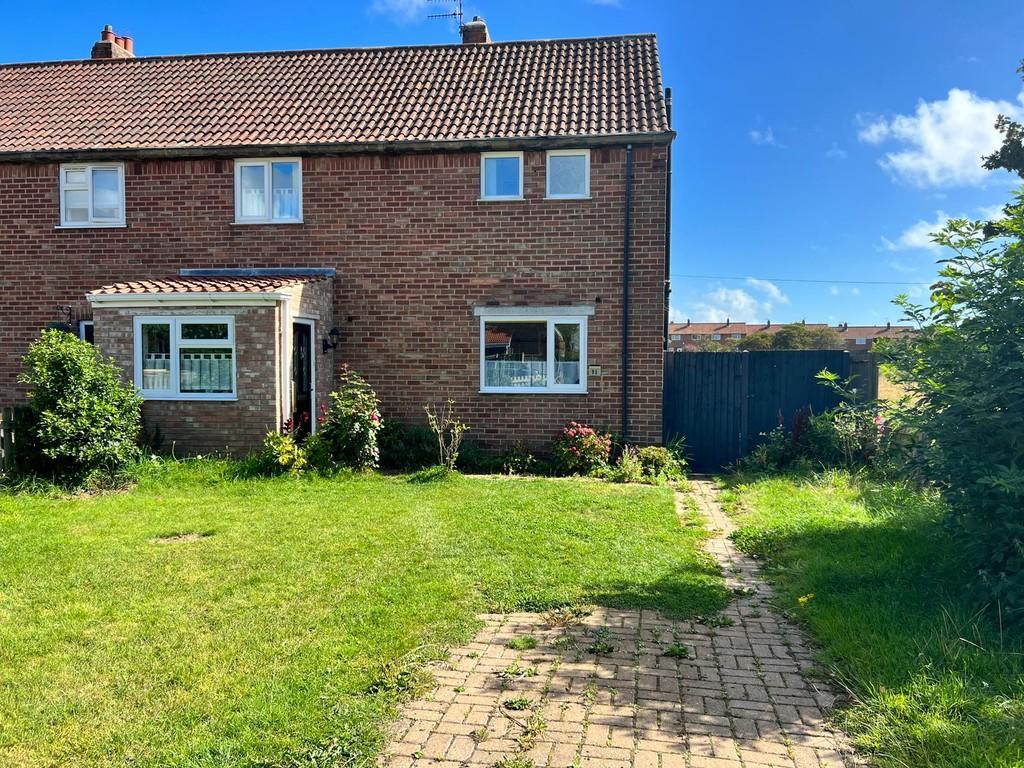 Dale Edge, Eastfield, Scarborough 3 bed semidetached house for sale