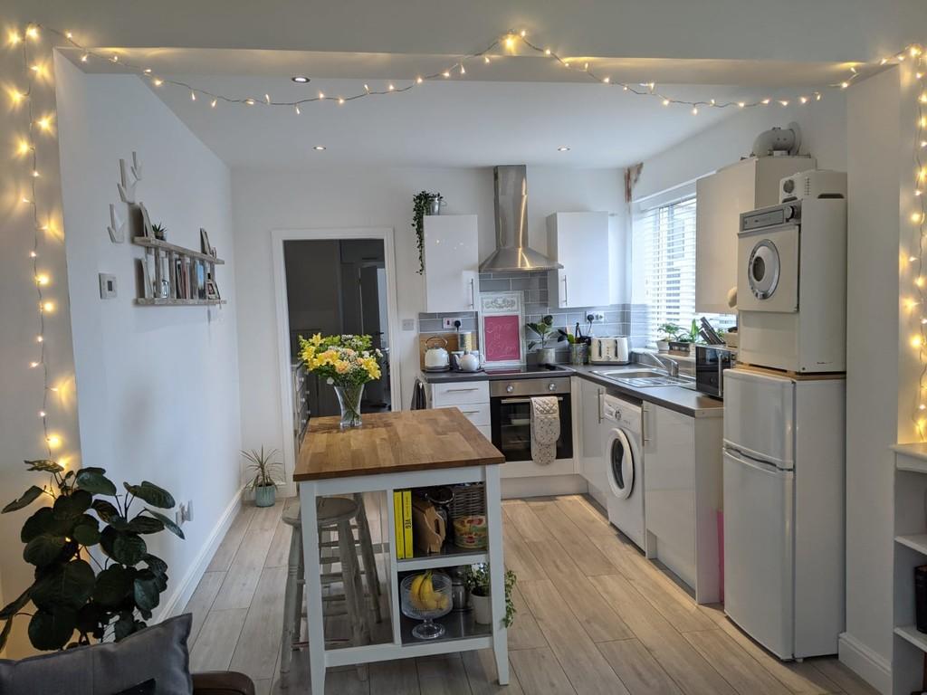 Bond Road, Southampton 2 bed ground floor flat £1,100 pcm (£254 pw)
