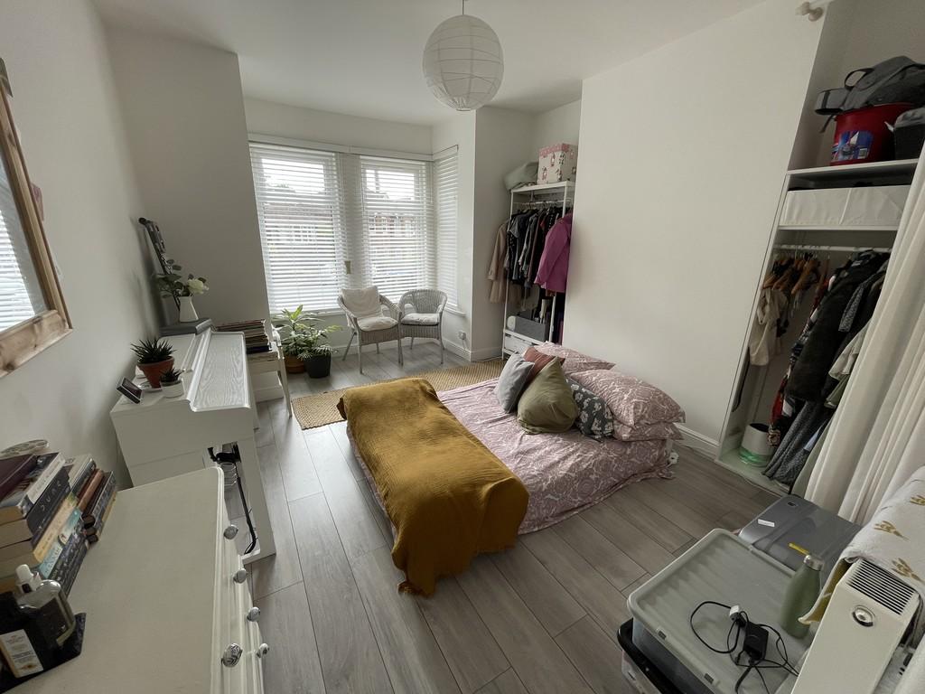 Bond Road, Southampton 2 bed ground floor flat £1,100 pcm (£254 pw)