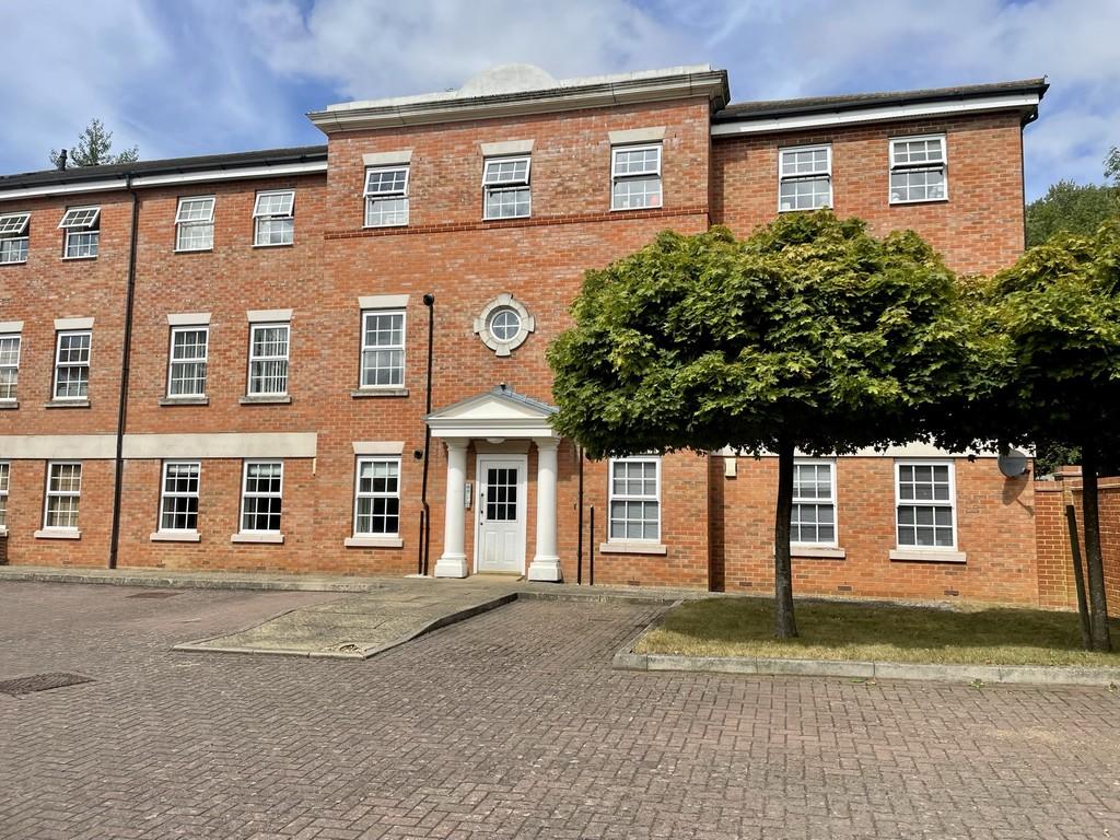 Fusilier Way Weedon NN7 4TH 2 bed ground floor flat £185,000