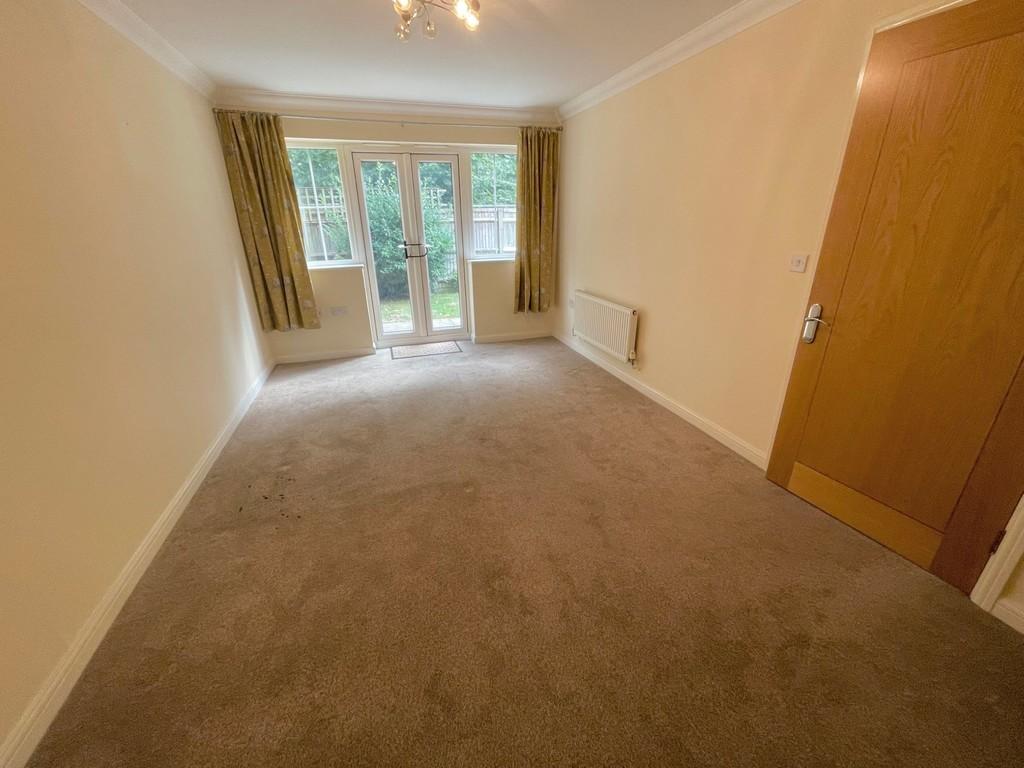 Watersmead Drive, Littlehampton 2 bed end of terrace house £300,000