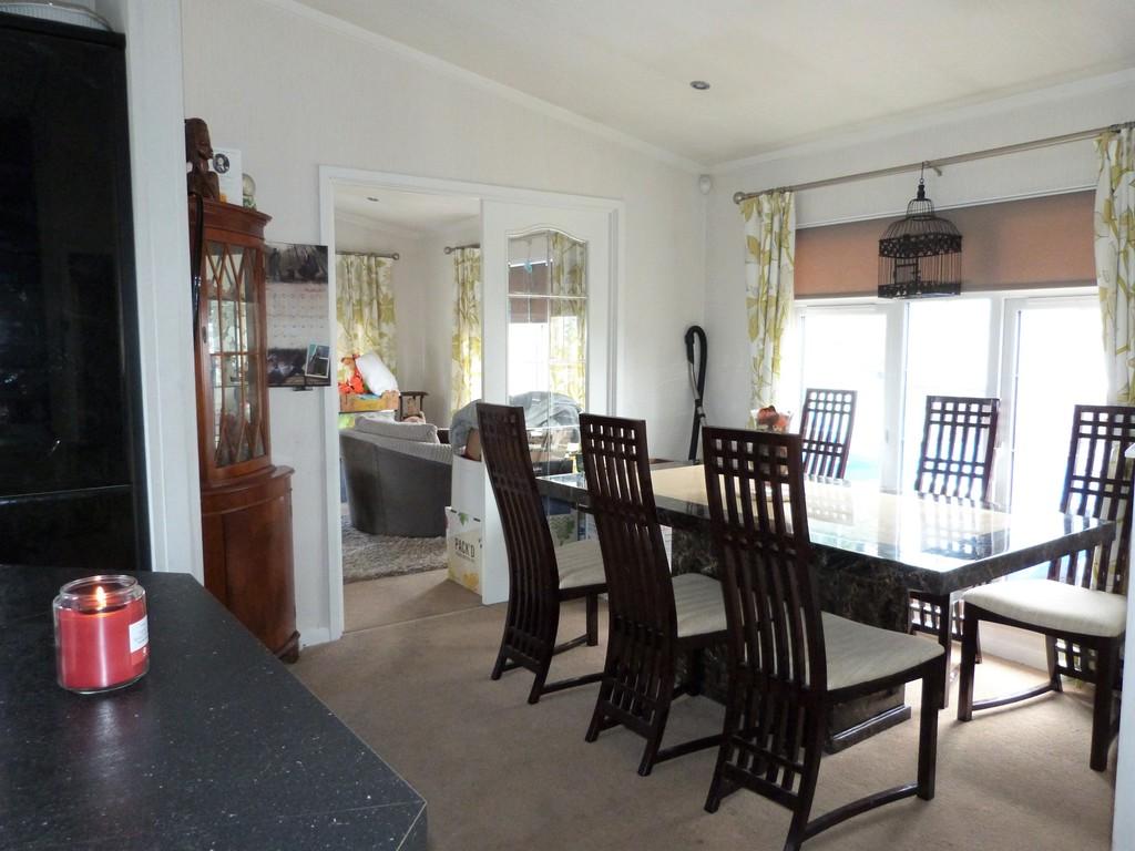 Woodbine Close, Waltham Abbey 2 bed mobile home for sale £250,000