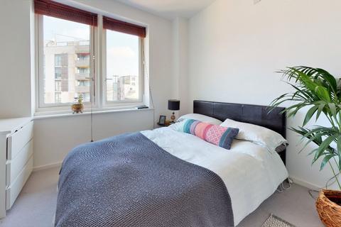 2 bedroom flat to rent, FLeet Street