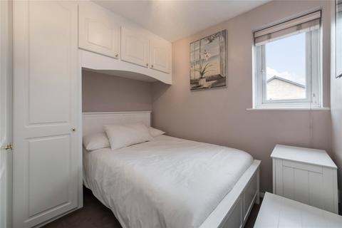 Studio for sale, Ringwood Gardens, London