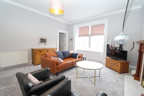 2 bedroom flat to rent, Royal Crescent, Glasgow, G3