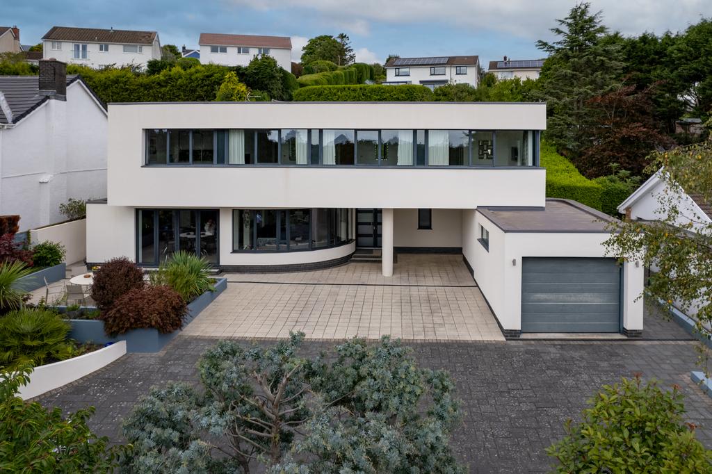 Brynau Drive, Mayals, Swansea, SA3 4 bed detached house for sale £