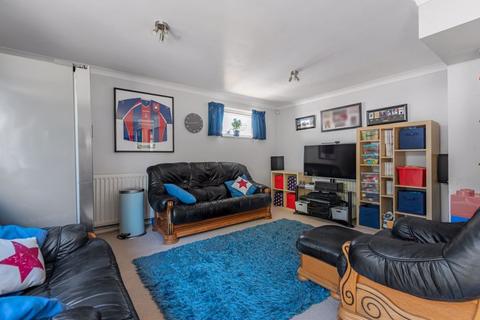 14 Meadow Hill, Purley, CR8 3HL