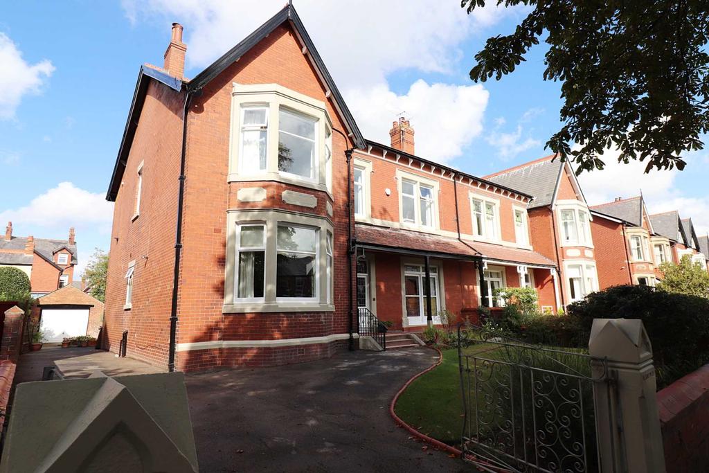 Elms Avenue, Lytham 6 bed semidetached house for sale £849,950