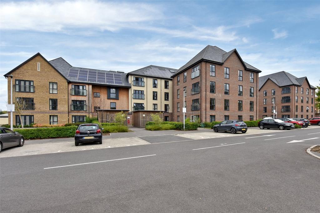 Millard Place, Arborfield Green... 1 bed apartment £1,100 pcm (£254 pw)