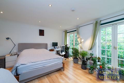 3 bedroom mews for sale, Andover Place, FREEHOLD TOWN HOUSE