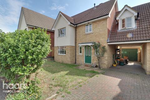 26 Harris Close, Romford, RM3 8PQ