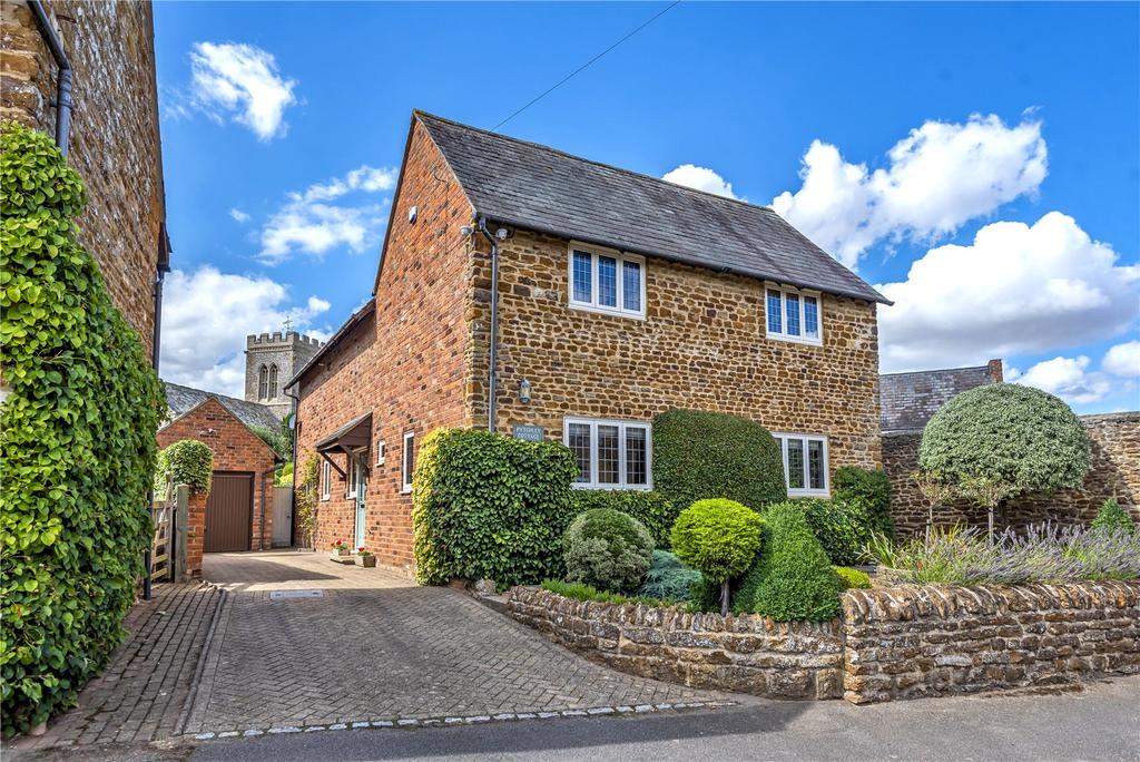 Walgrave Road, Old, Northamptonshire, NN6 4 bed detached house for sale