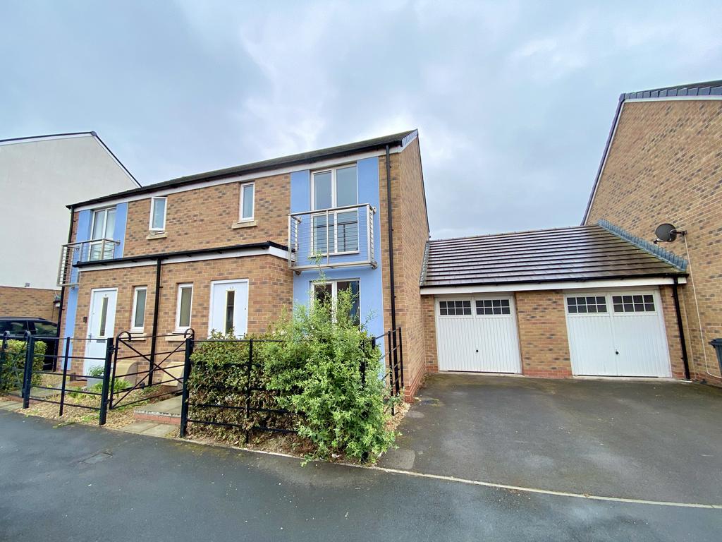 Rapide Way, Haywood Village... 3 bed house £1,200 pcm (£277 pw)