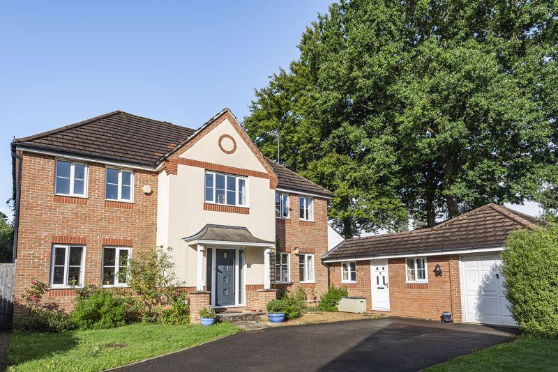 Monument Chase, Whitehill 5 bed detached house £775,000