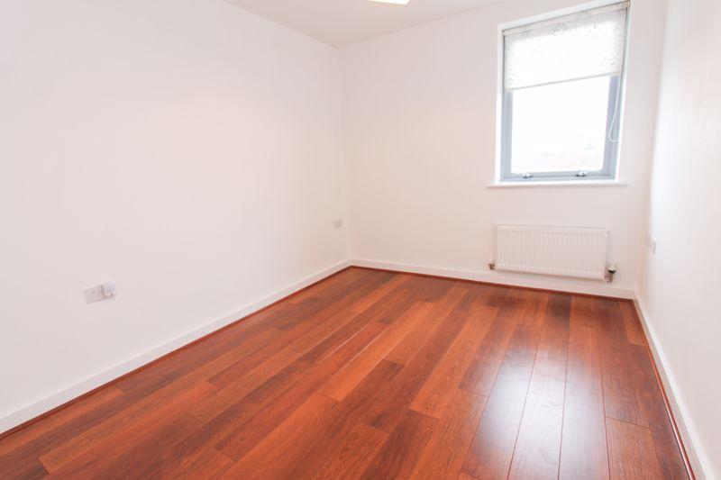 Taywood Road, Northolt 2 bed apartment £1,550 pcm (£358 pw)