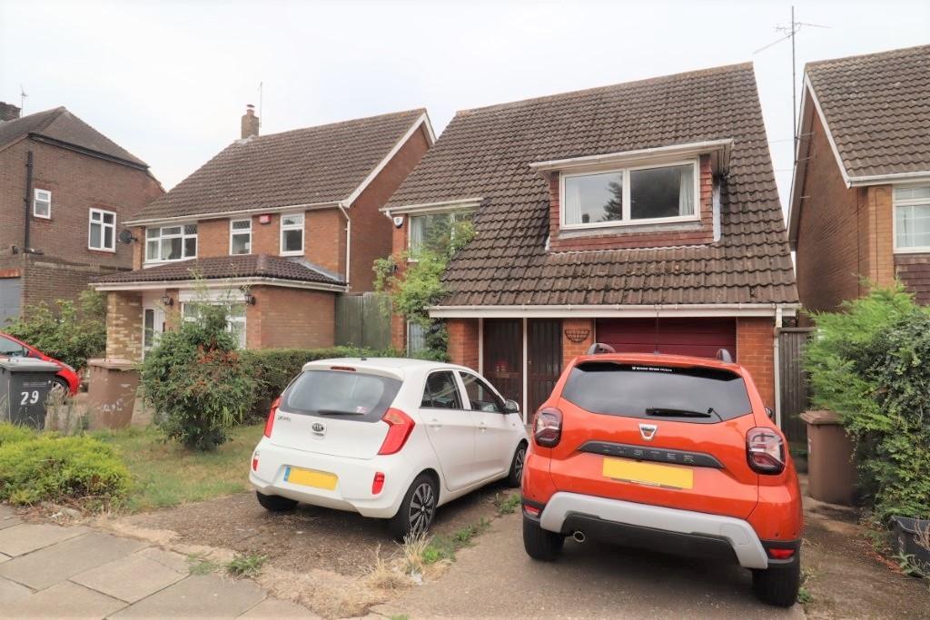 Fairford Avenue, Luton, LU2 7ER 4 bed detached house to rent £1,750