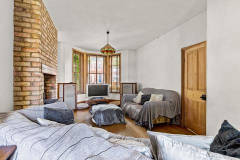 10 Boscombe Road, Folkestone, CT19 5BD