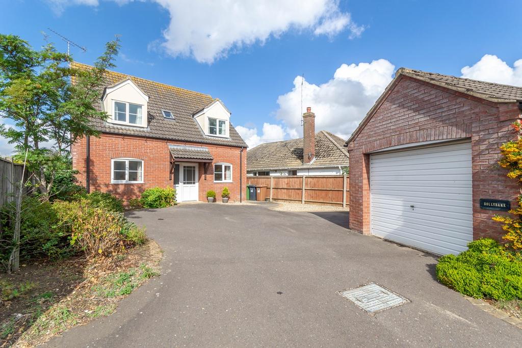 Thorpland Road, Fakenham, NR21 3 bed detached house £400,000