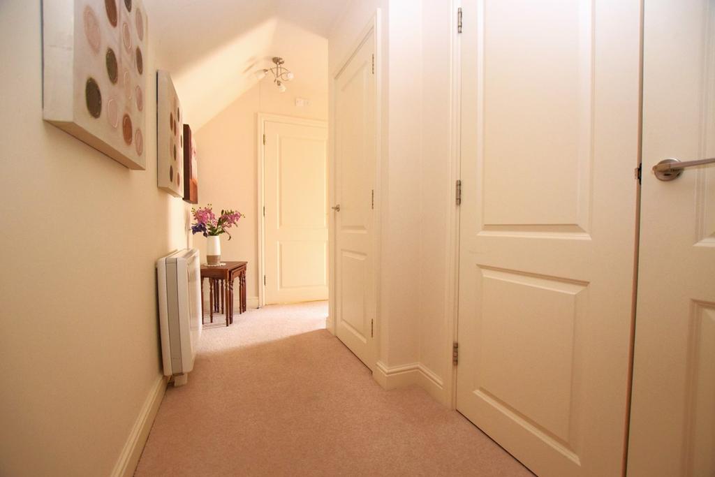 Stock Road, Billericay, CM12 2 bed retirement property £350,000