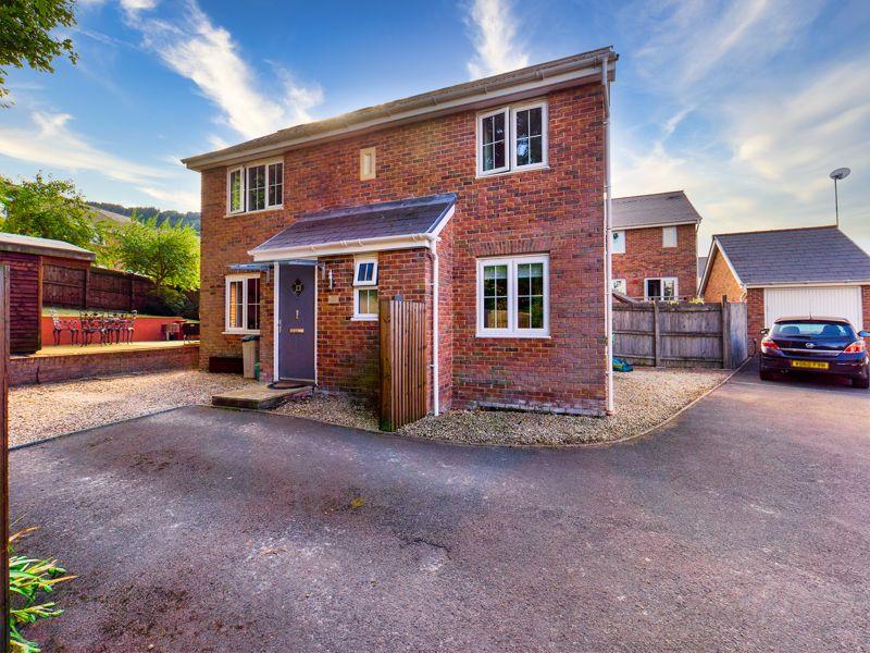 Thomas Hill Close, Abergavenny 3 bed detached house for sale £360,000