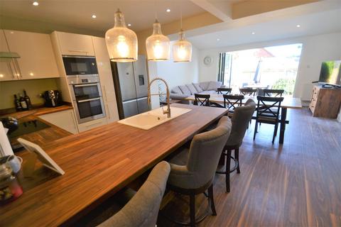 3 Boughton Avenue, Bromley, BR2 7PL