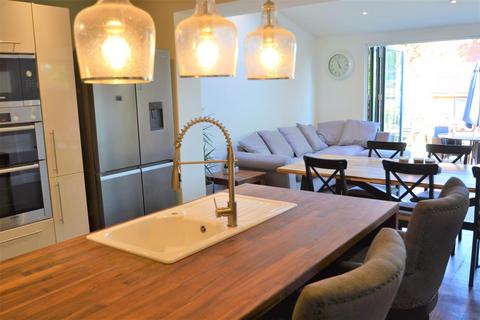 3 Boughton Avenue, Bromley, BR2 7PL