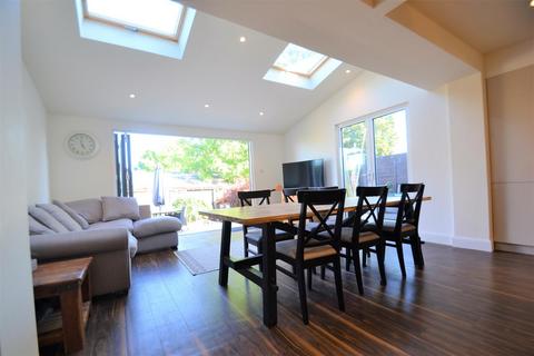3 Boughton Avenue, Bromley, BR2 7PL