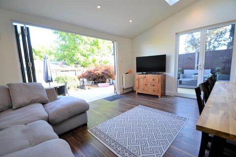 3 Boughton Avenue, Bromley, BR2 7PL