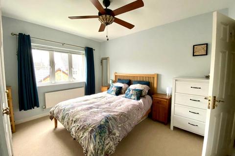 11 The Spinney, Grange Park, Northampton, NN4 5BT