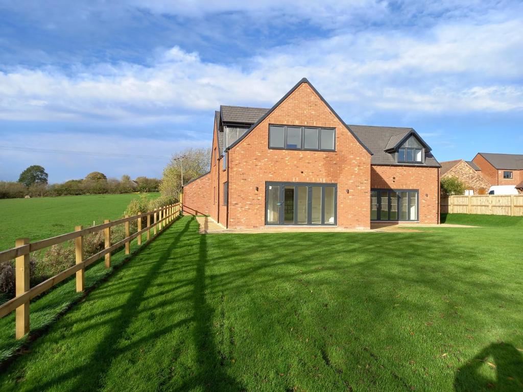 School Lane, Galley Common, Nuneaton 4 bed detached house £650,000