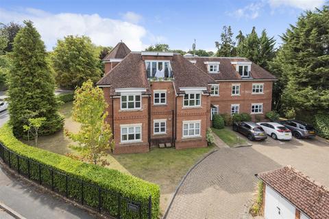 2 bedroom flat for sale - The Avenue, Tadworth