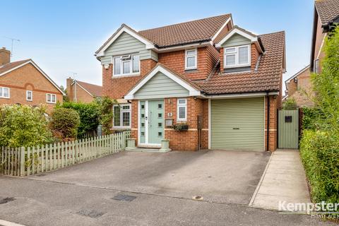 25 Camden Road, Chafford Hundred, Grays, RM16 6PY