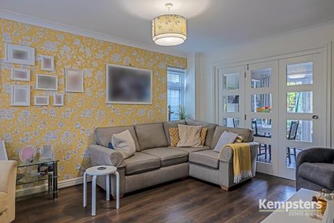25 Camden Road, Chafford Hundred, Grays, RM16 6PY