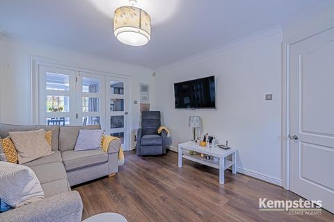 25 Camden Road, Chafford Hundred, Grays, RM16 6PY