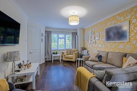 25 Camden Road, Chafford Hundred, Grays, RM16 6PY