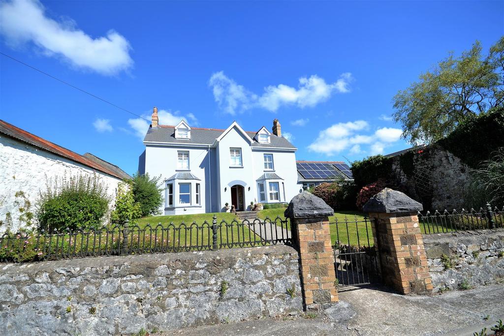 Llanteg, Narberth 7 bed detached house £690,000
