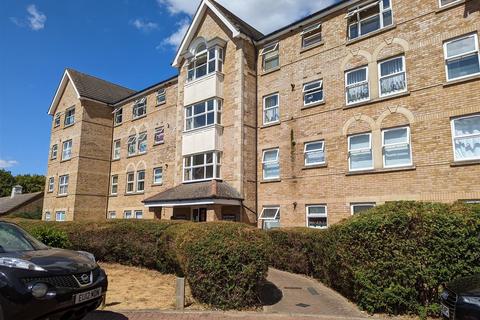 74 Cobham Close, Enfield, EN1 3SU