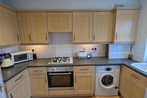 74 Cobham Close, Enfield, EN1 3SU