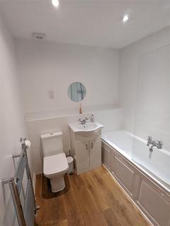 74 Cobham Close, Enfield, EN1 3SU