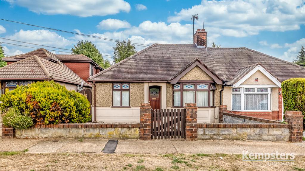 Rookery View, Little Thurrock, Grays 3 bed semidetached bungalow £450,000