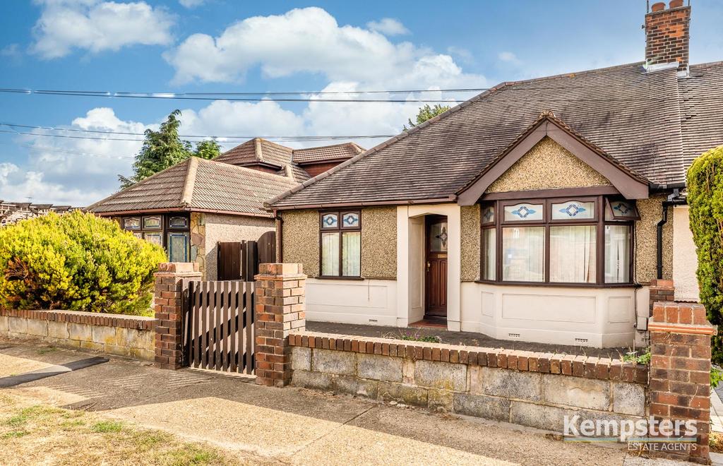 Rookery View, Little Thurrock, Grays 3 bed semidetached bungalow £