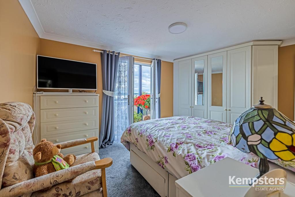 Bedroom 1.jpg