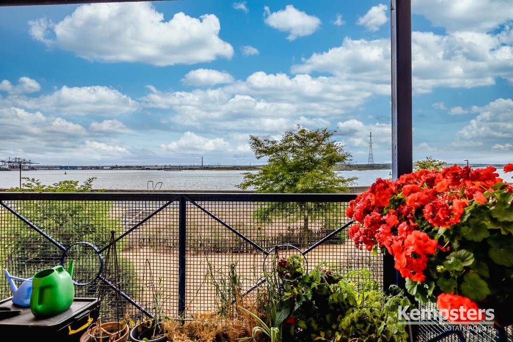 Balcony 4.jpg
