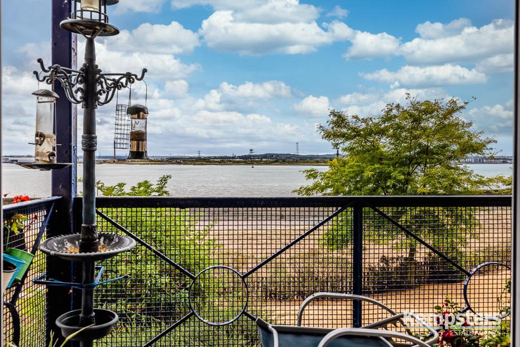 Balcony 1.jpg