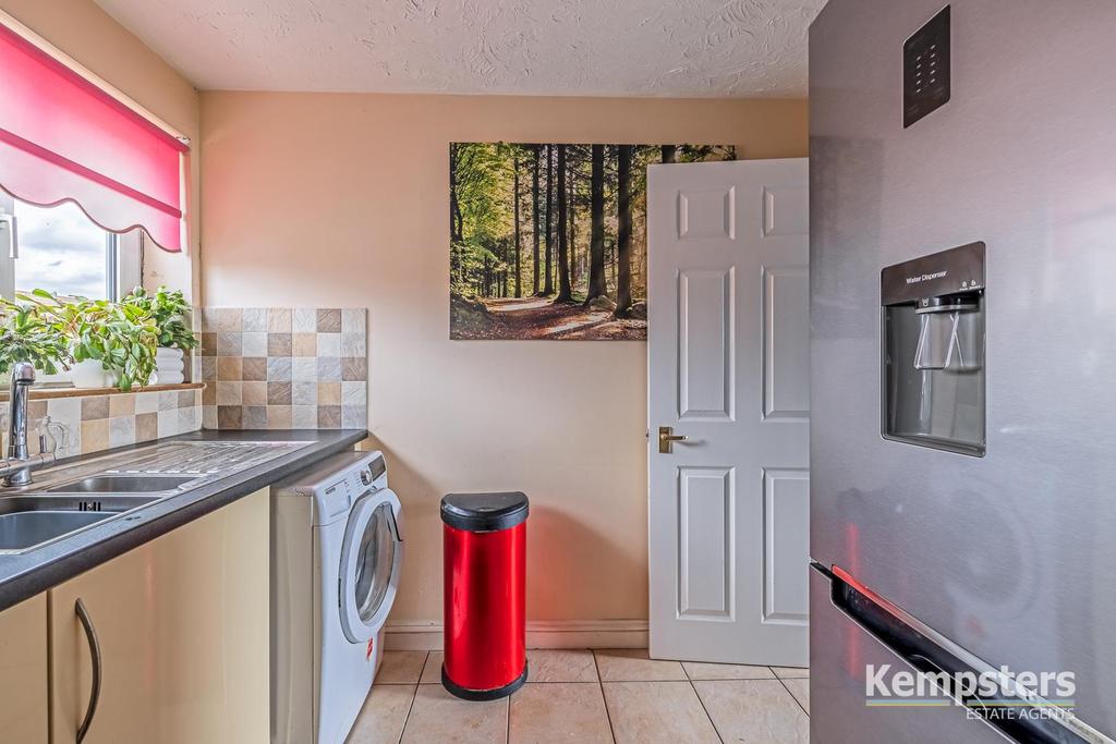 Kitchen 3.jpg